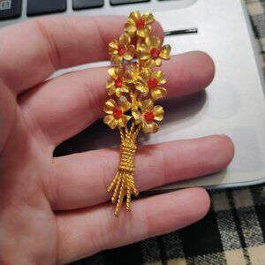 Vintage Mamselle flower bouquet brooch